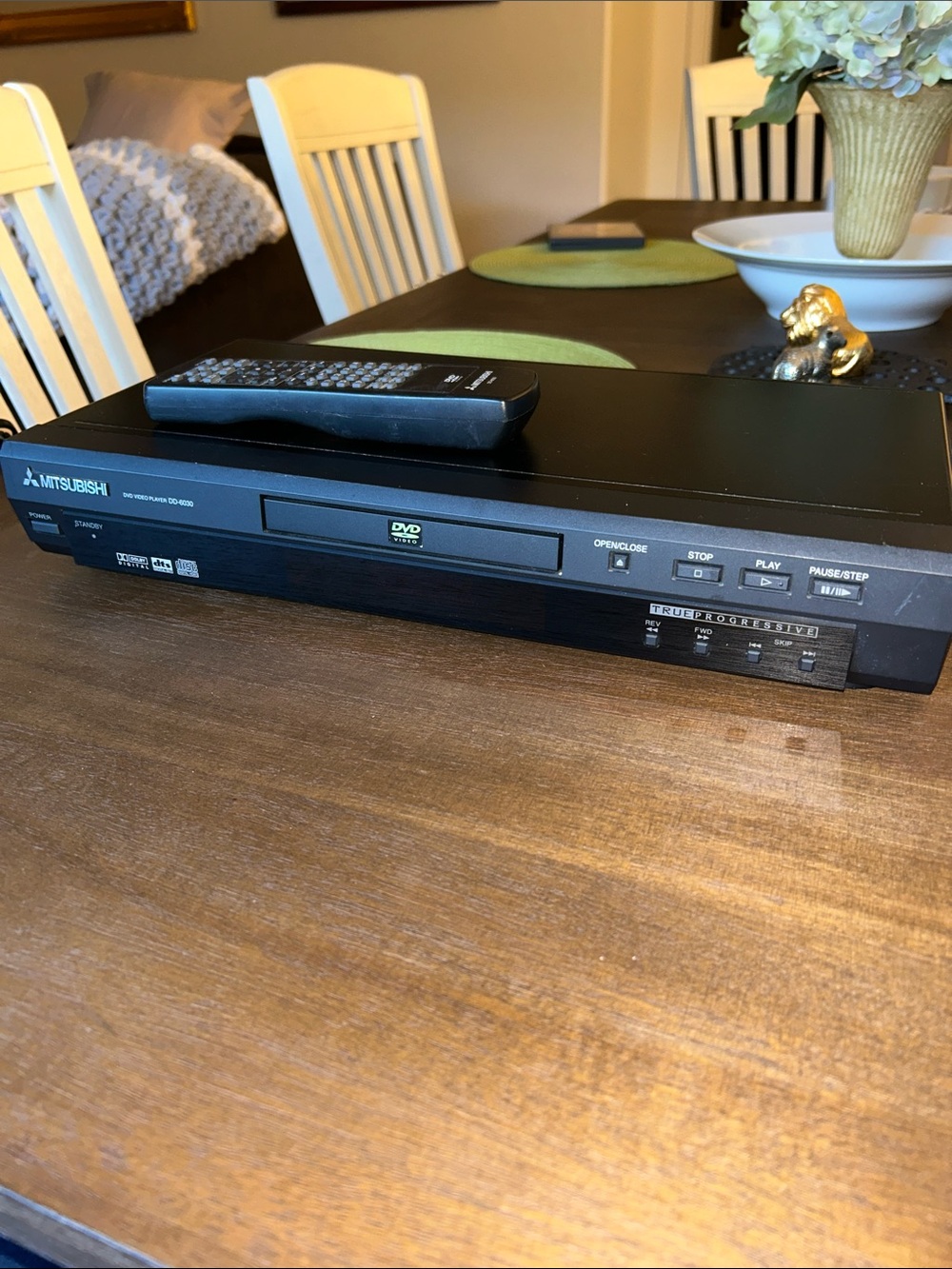 Mitsubishi Black DVD Player with Remote